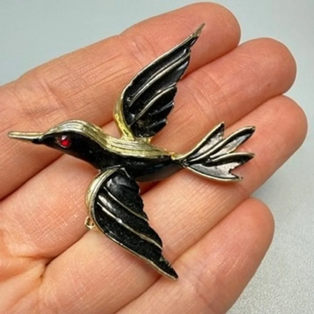 Vintage Black Enamel Gold Tone Bird Brooch 1.75